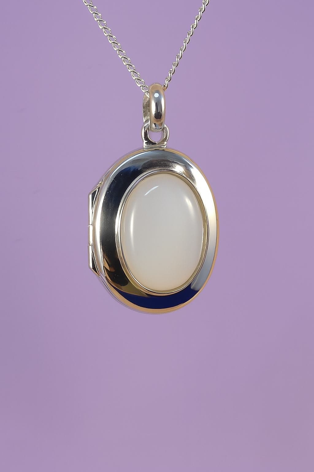 Silver Oval Keepsake Locket