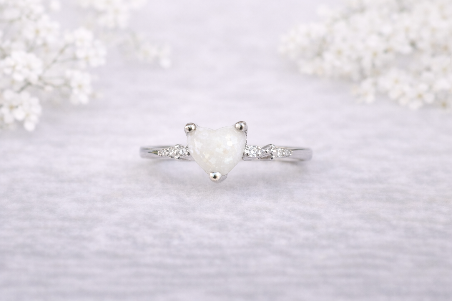 The Amoré Ring