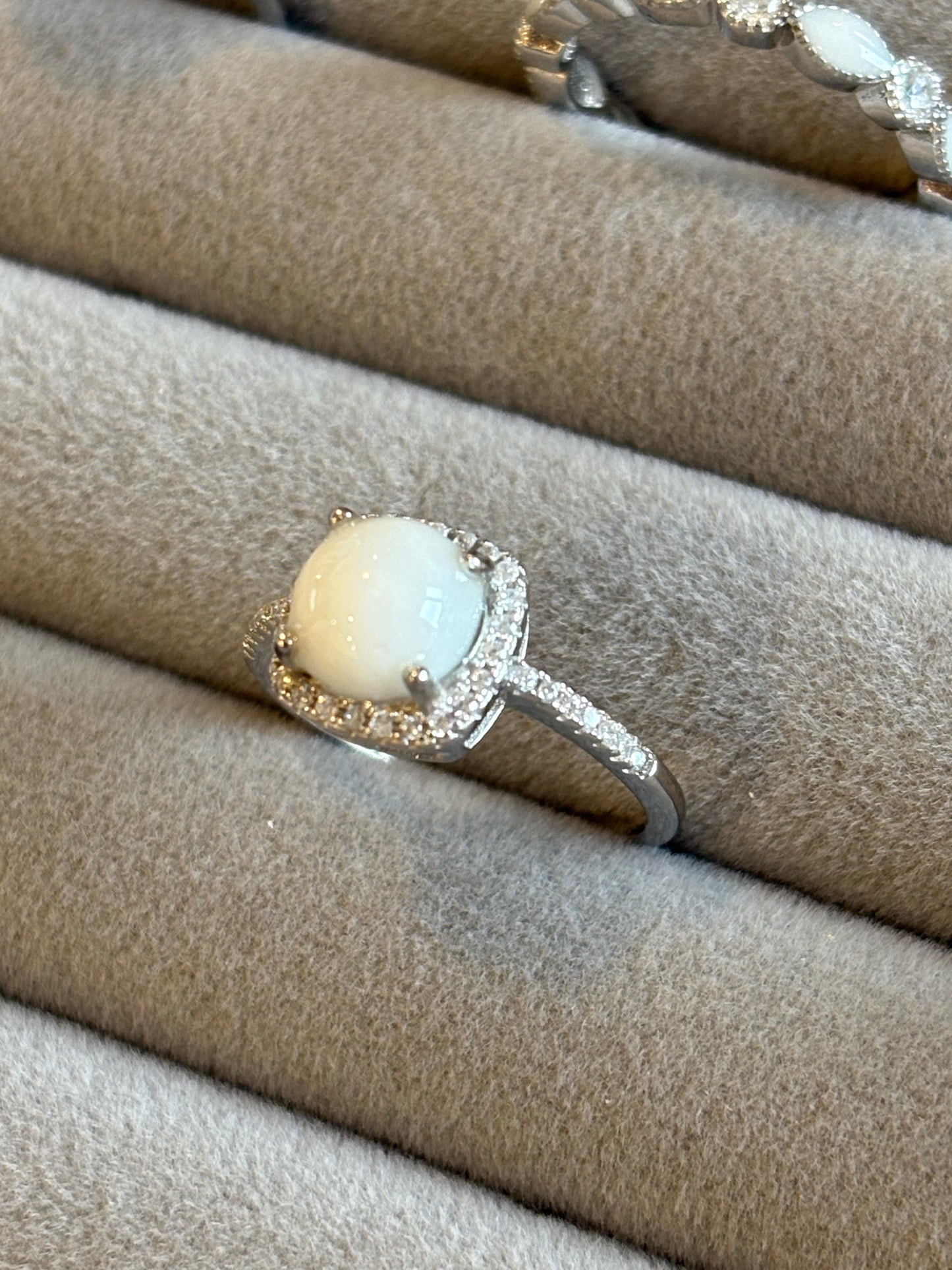 The Round Halo Ring