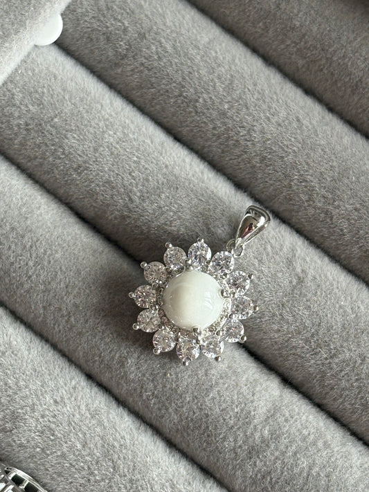 Crown Round Necklace