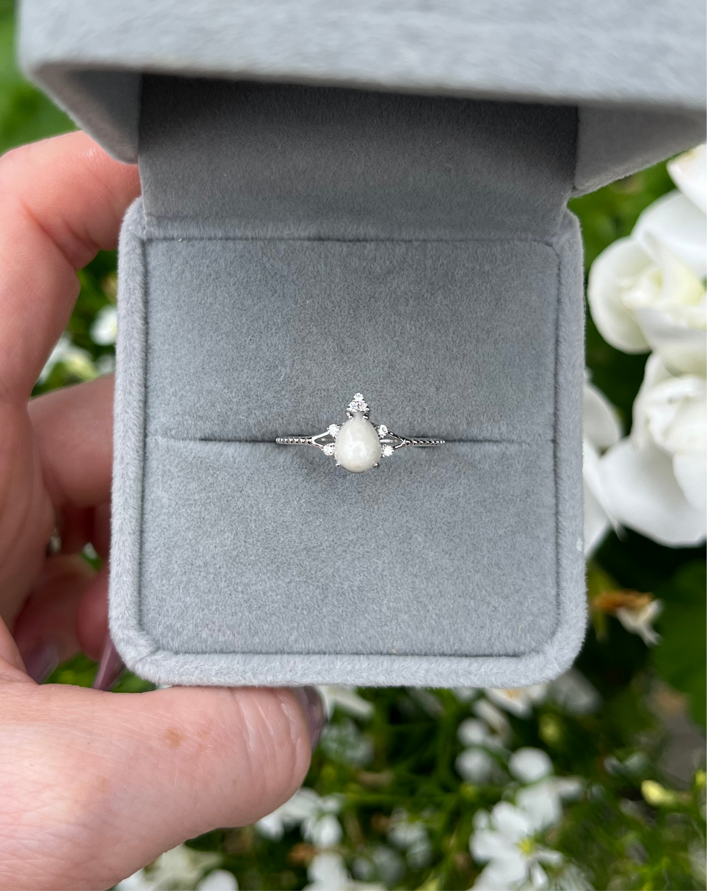 The Elegance Ring - Size R