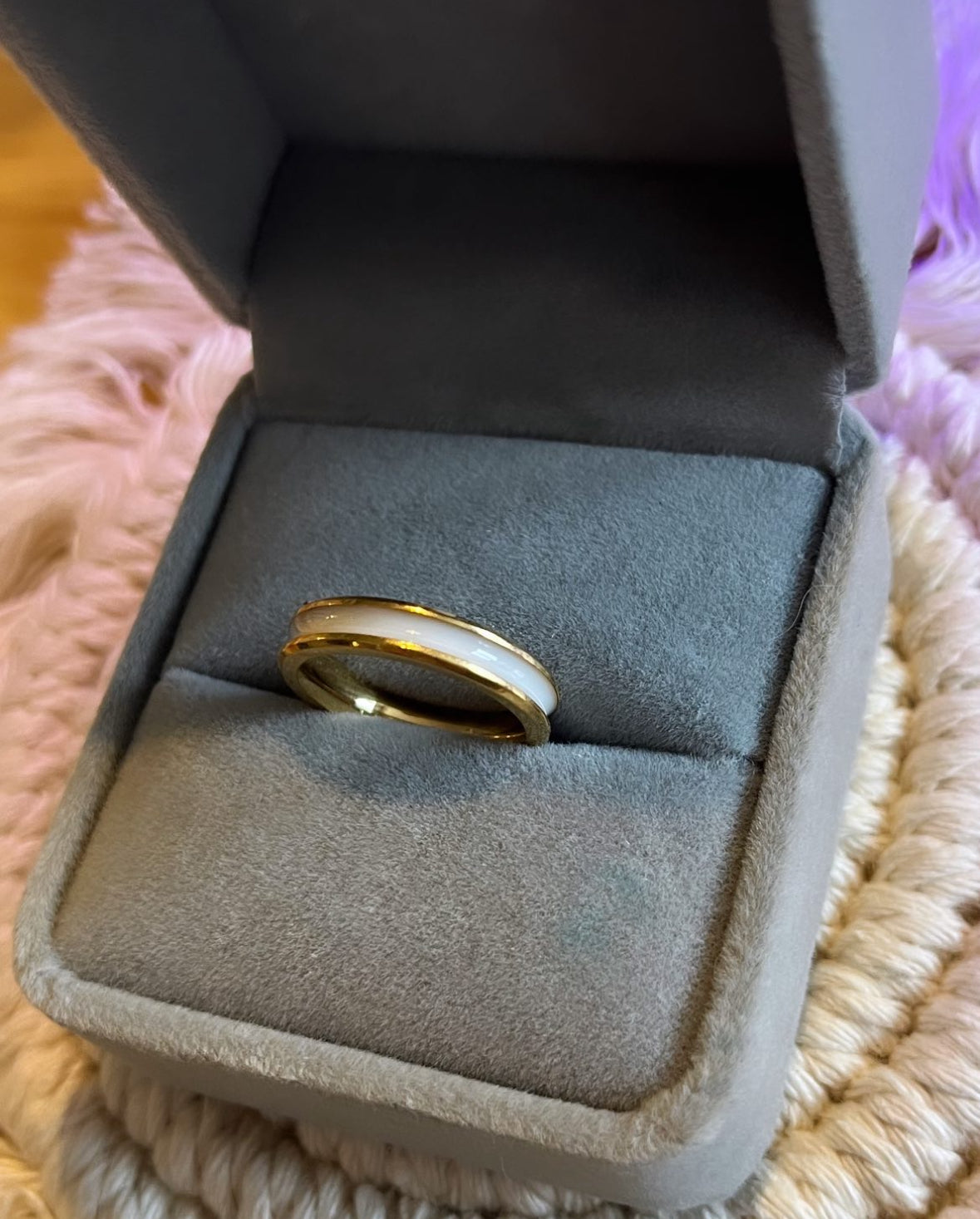 Ladies Channel Ring