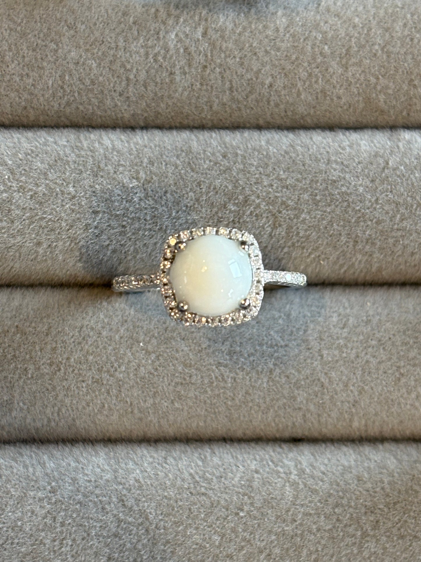 The Round Halo Ring
