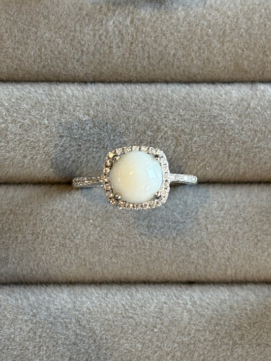 The Round Halo Ring