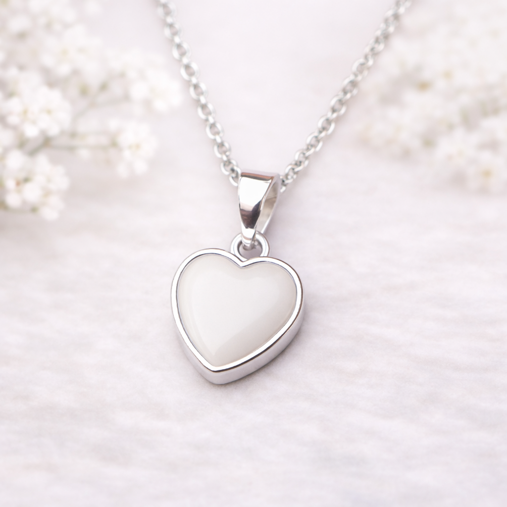 The Simple Heart Necklace