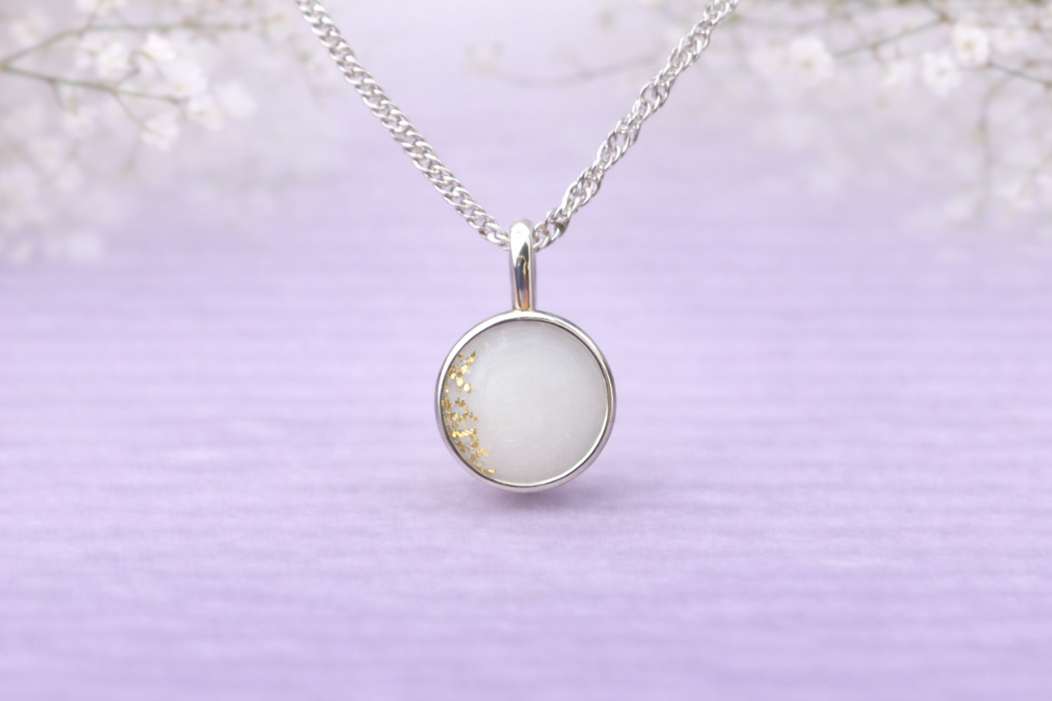 The Simple Round Necklace