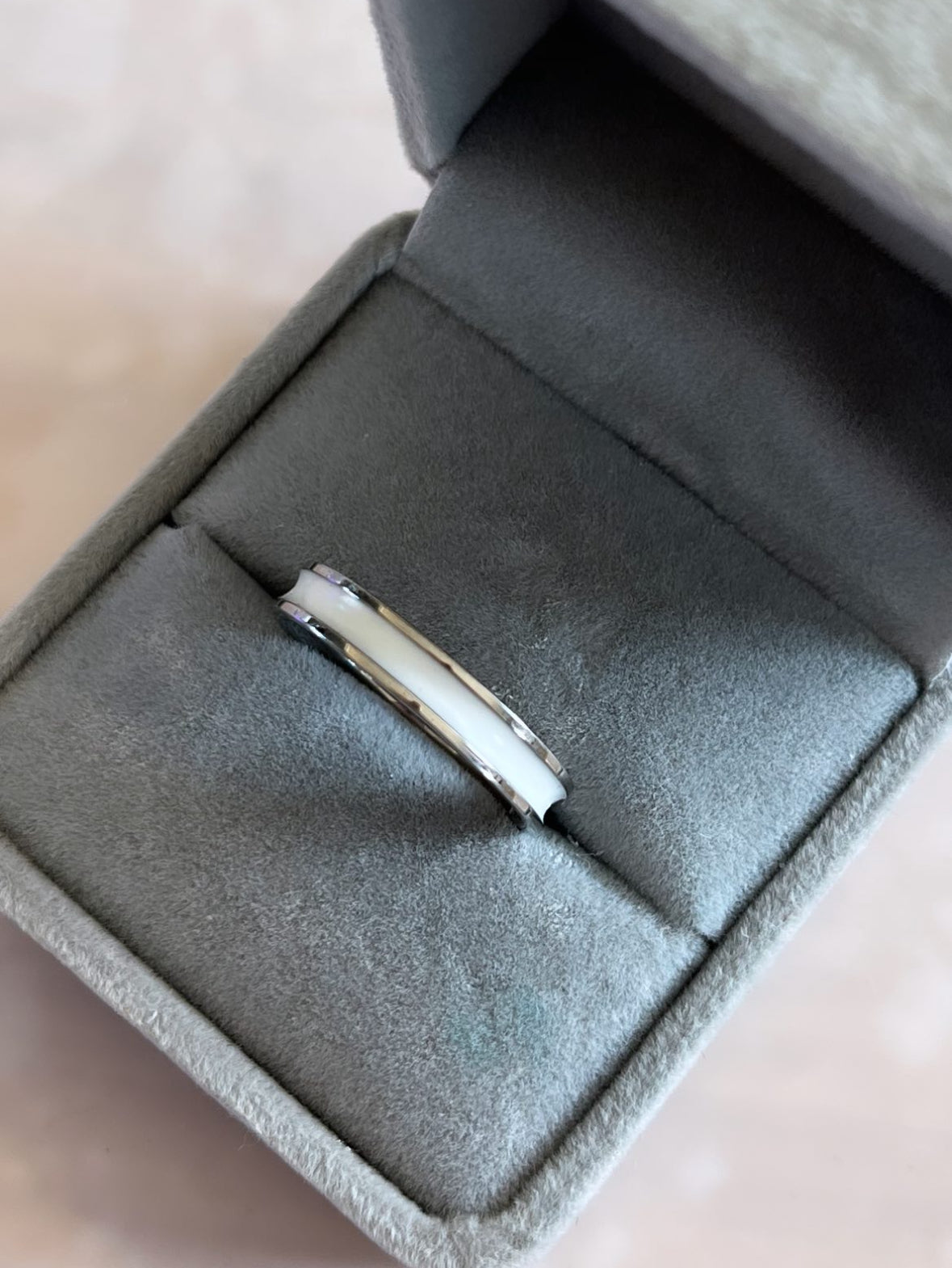 Ladies Channel Ring
