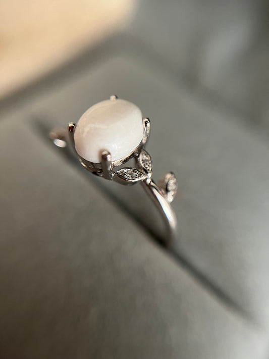 The Everleaf Ring - Size R