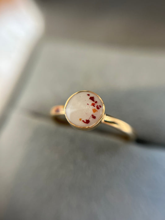 The Solid Gold Simple Round Ring